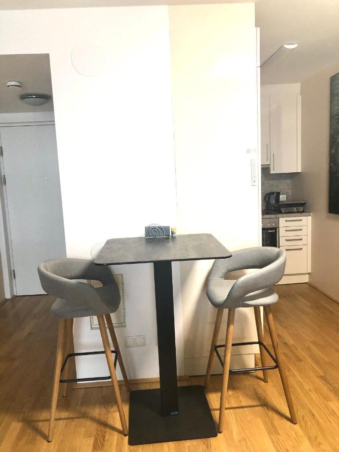וינה Amazing Austria Center Apartment Near Uno City מראה חיצוני תמונה